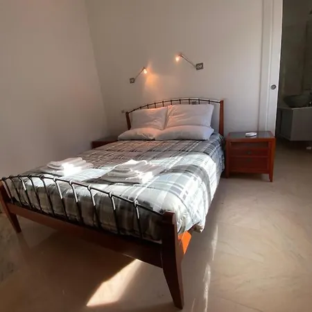 Elegante In Centro Apartment