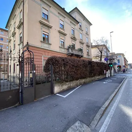 Elegante In Centro Lägenhet